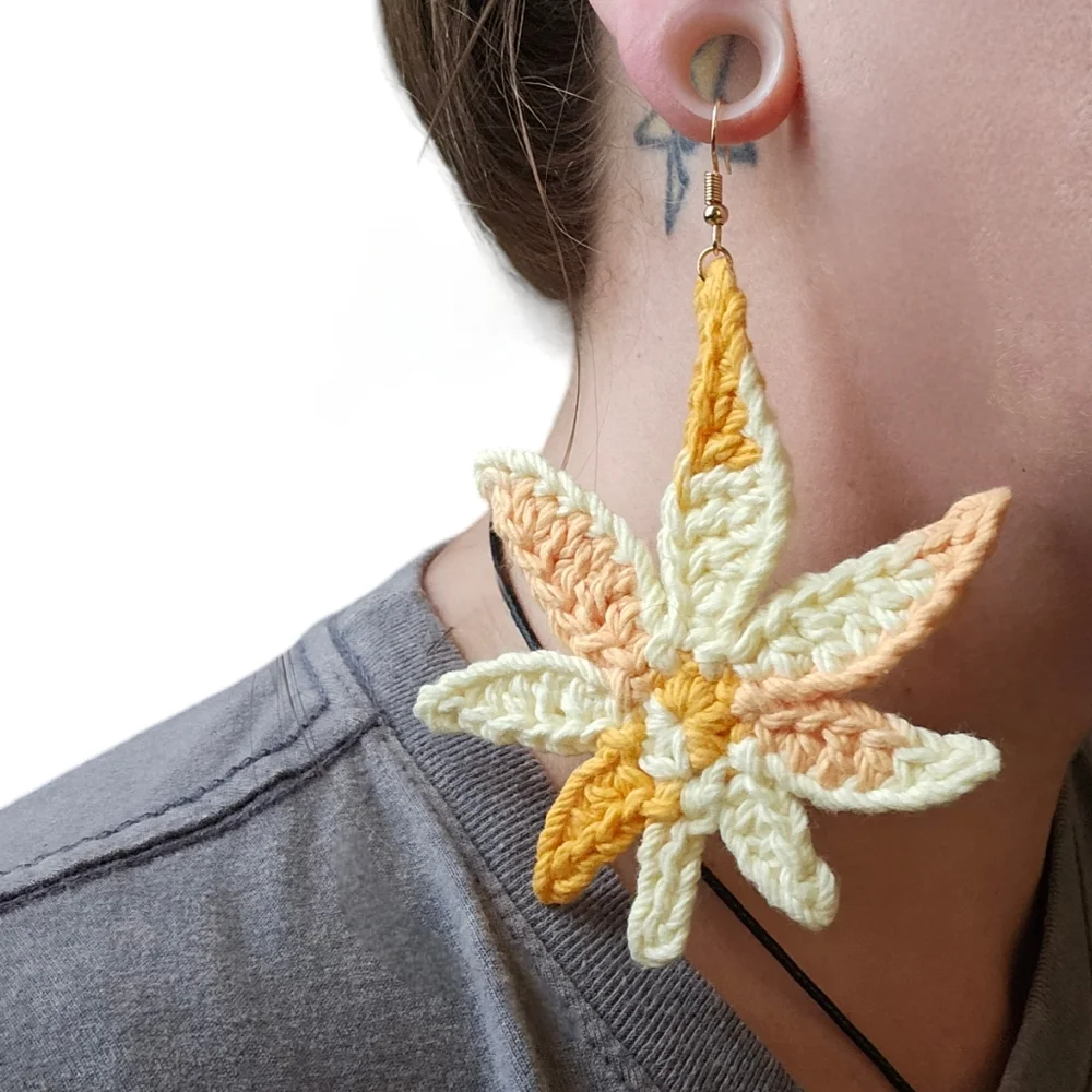 Mary Jane - Maple Leaf - Reefer - Pot - Handmade earrings - Picture 1 of 16